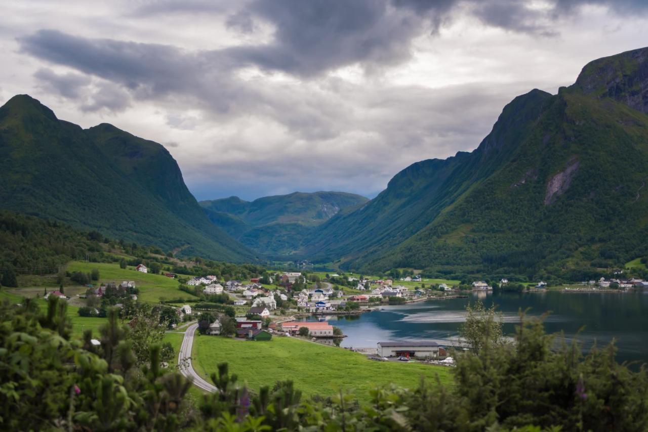 Troll Fjordhytter Syvde Exterior photo